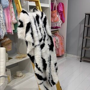 Chic Black and White Faux Fur Blanket Z Gallerie